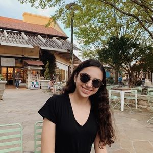 Meet your Posher, Lexi